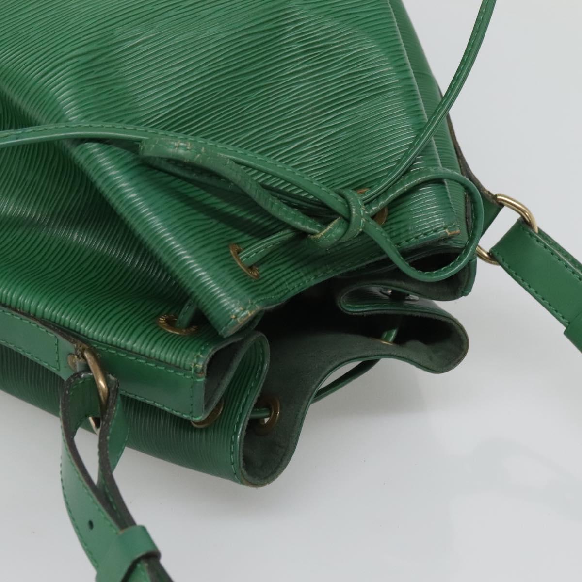 LOUIS VUITTON Epi Petit Noe Shoulder Bag Green M44104 LV Auth 127674