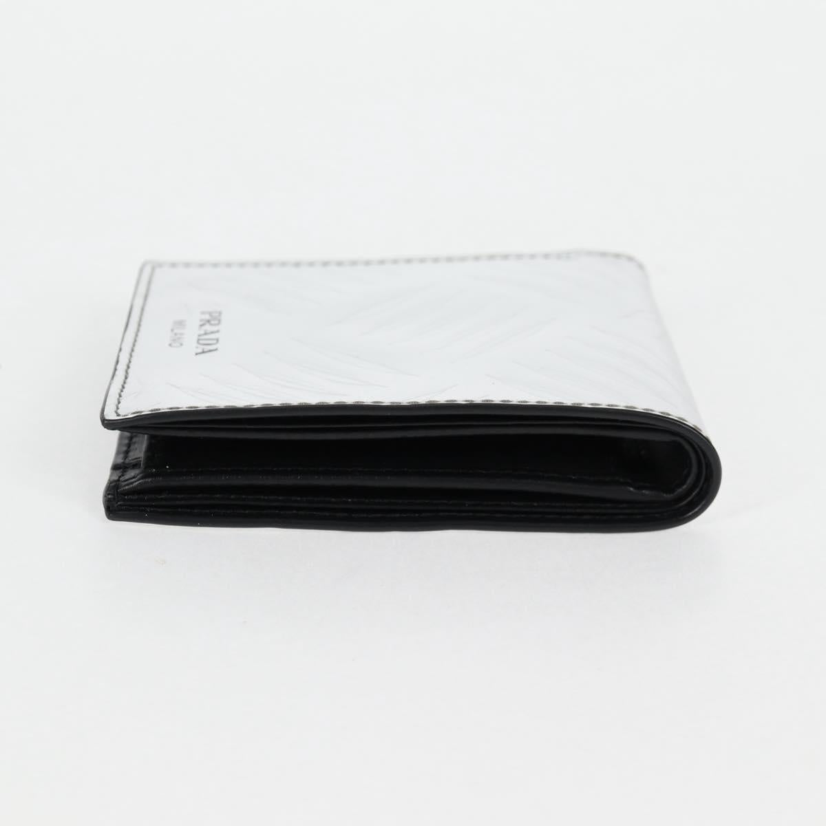 PRADA Wallet Patent leather Silver Auth 127893M