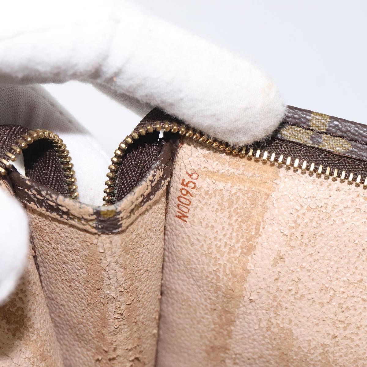 LOUIS VUITTON Monogram Poche Toilette 19 Pouch M47544 LV Auth 128259