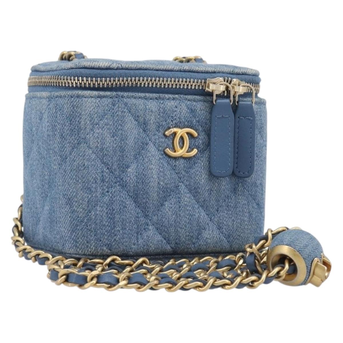 CHANEL Matelasse Chain Shoulder Pouch Bag Denim Blue Gold CC Auth 130041A