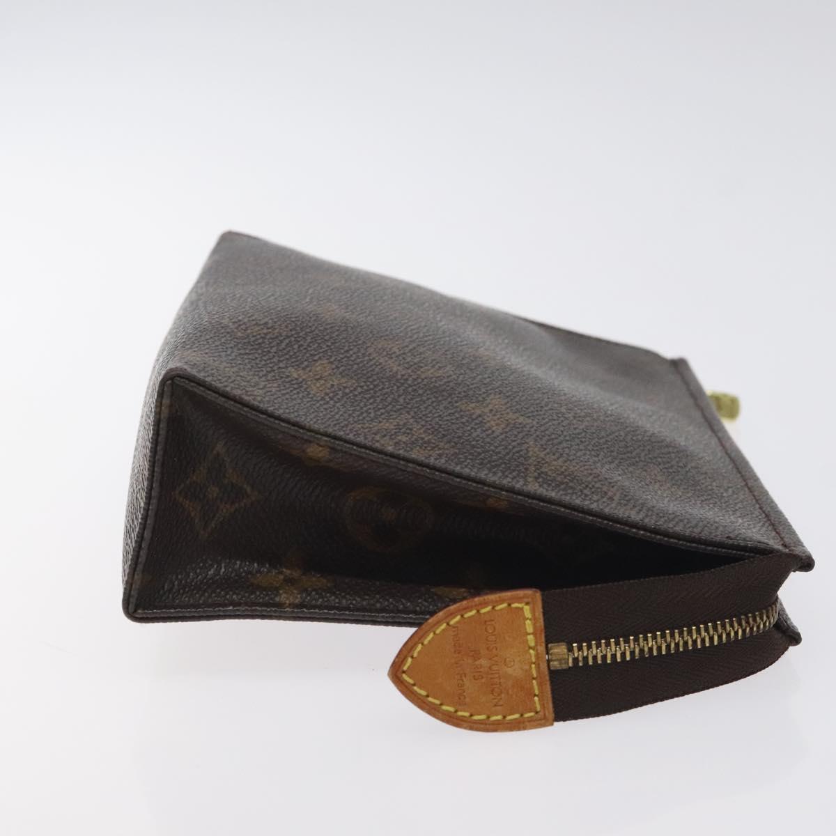 LOUIS VUITTON Monogram Poche Toilette 19 Pouch M47544 LV Auth 130051