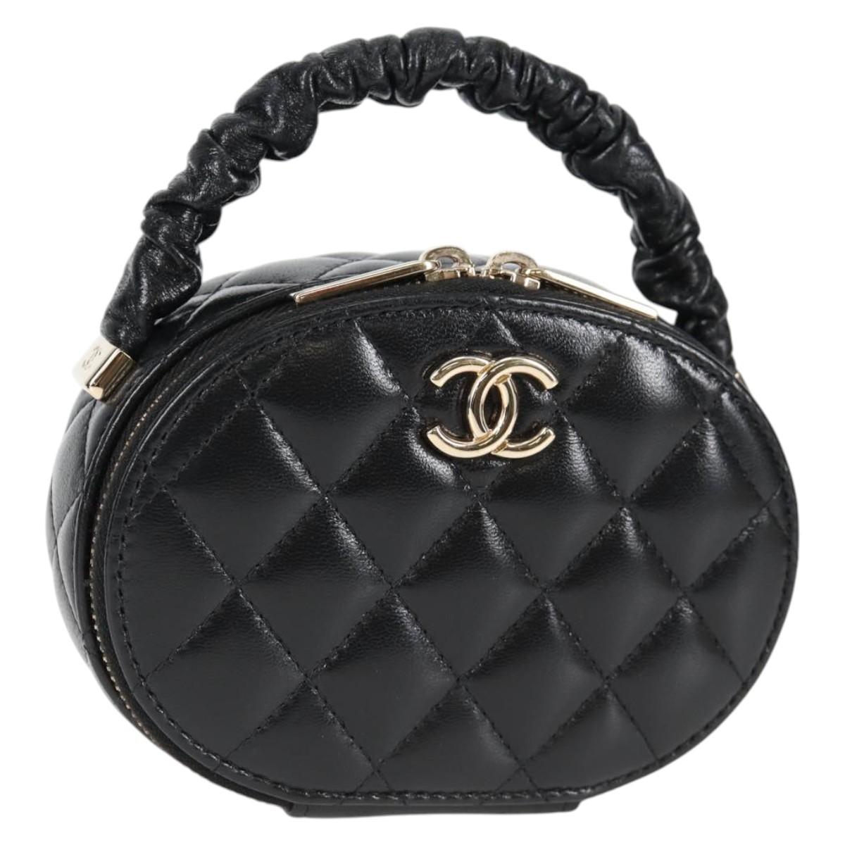 CHANEL Matelasse Pouch Lamb Skin Black Gold CC Auth 132970M