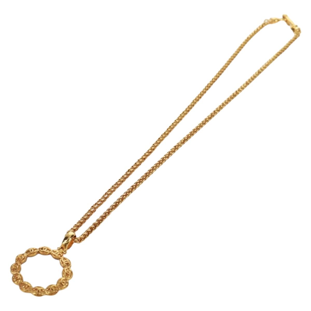 CHANEL Loupe Necklace metal Gold CC Auth 133226V