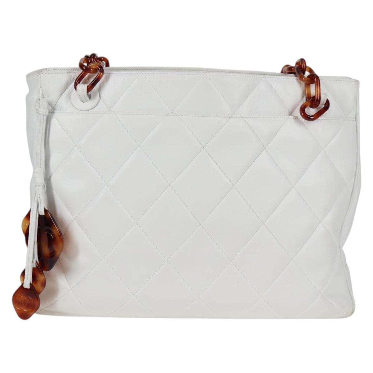 CHANEL Matelasse Chain Shoulder Bag Lamb Skin White CC Auth 134221