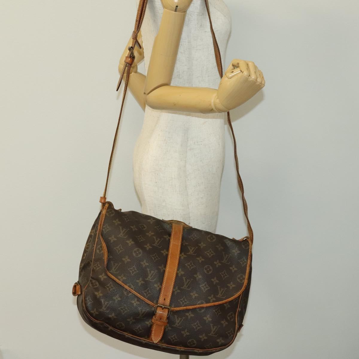 LOUIS VUITTON Monogram Saumur 35 Shoulder Bag M42254 LV Auth 135031