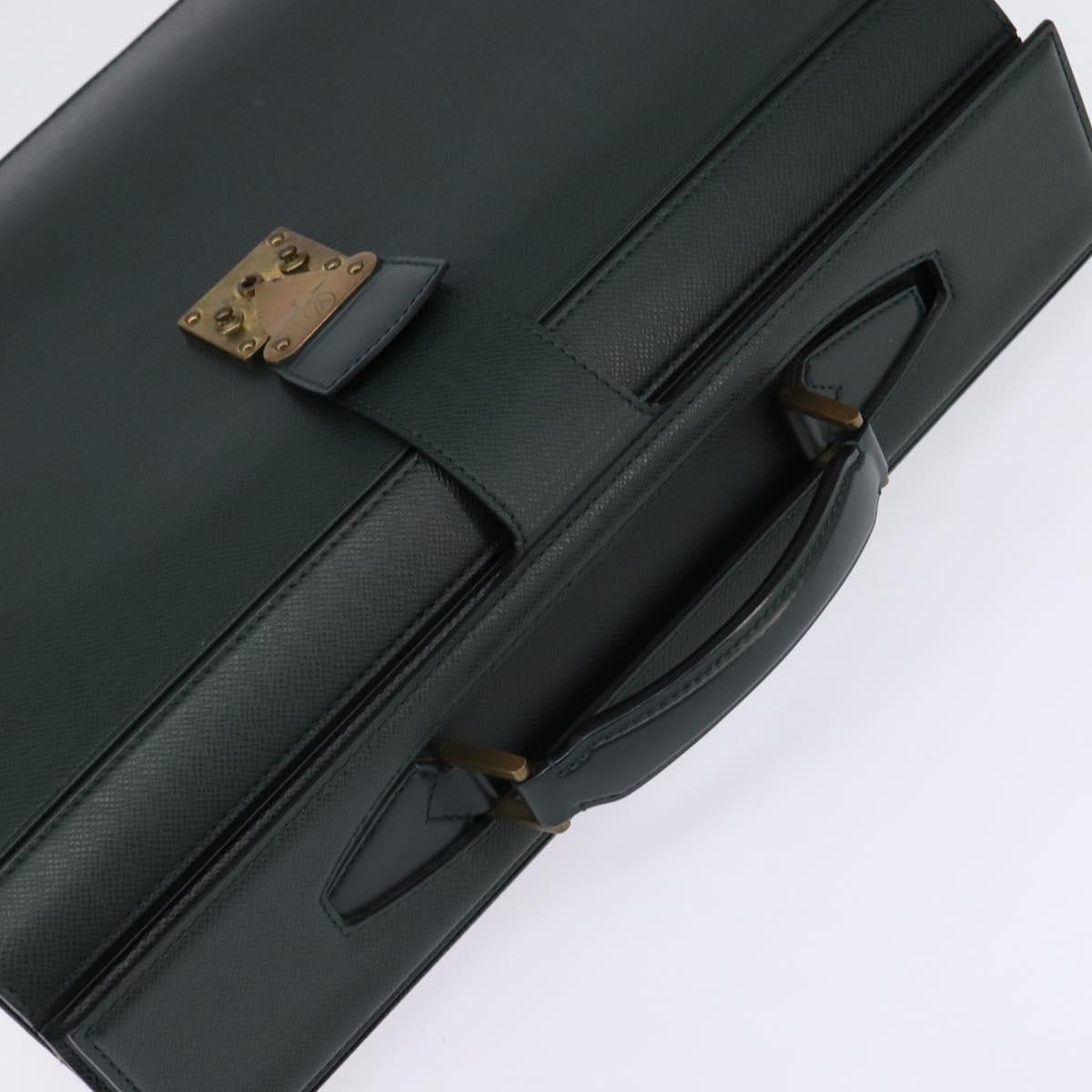 LOUIS VUITTON Taiga Pilot Case Ural Business Bag Epicea M30024 LV Auth 135245