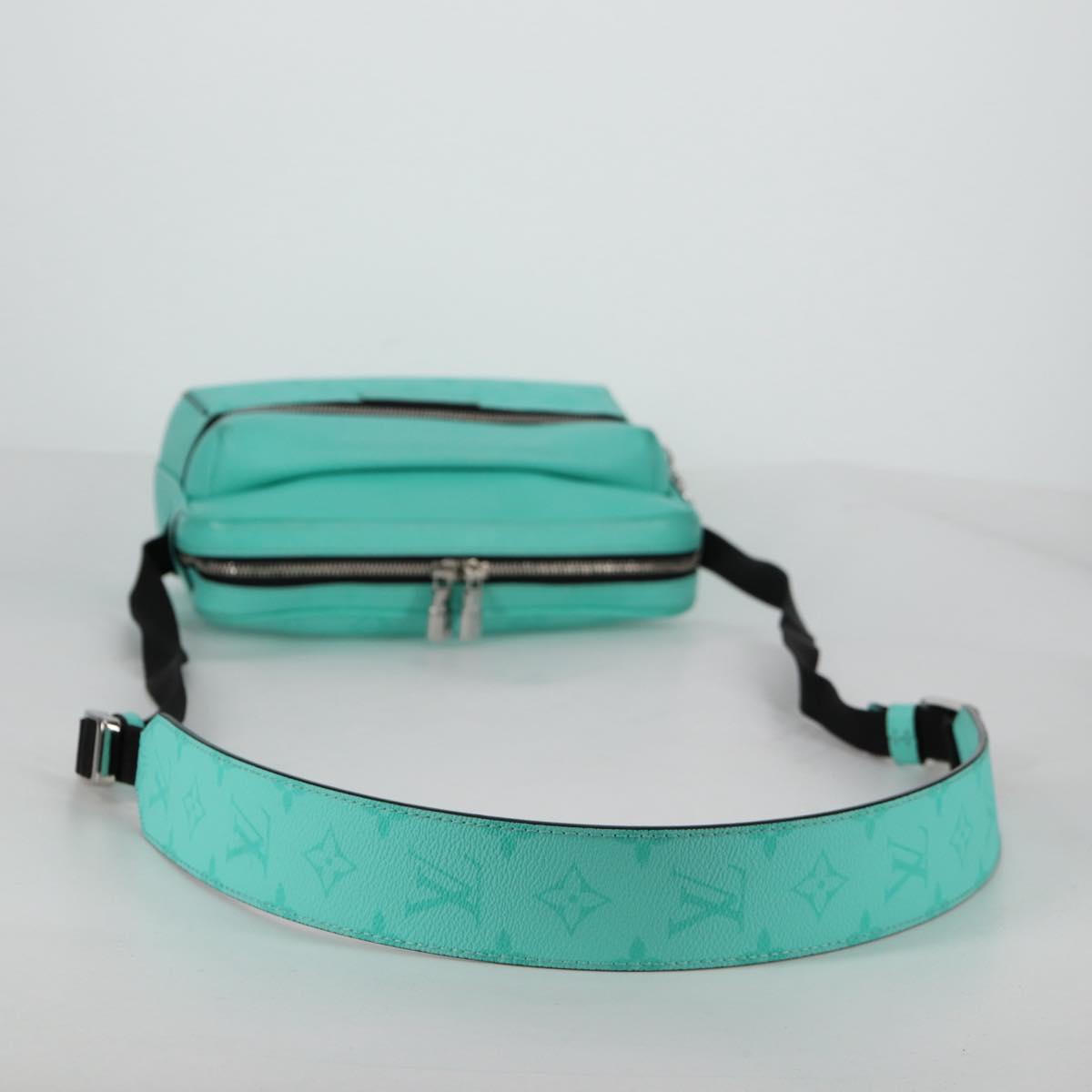 LOUIS VUITTON Taiga Lama Monogram Outdoor Messenger PM Bag M30241 LV Auth 135269