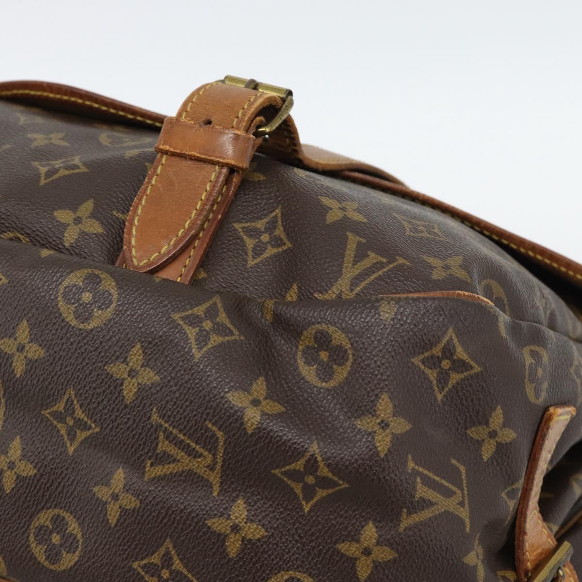 LOUIS VUITTON Monogram Saumur 43 Shoulder Bag M42252 LV Auth 135367