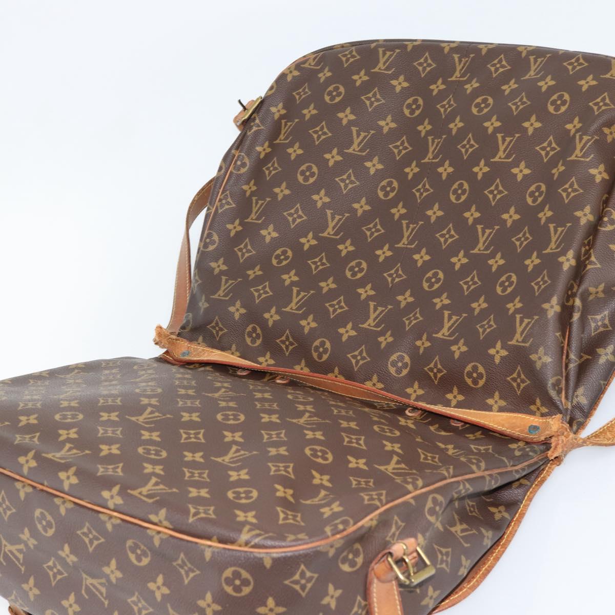 LOUIS VUITTON Monogram Saumur 43 Shoulder Bag M42252 LV Auth 135367