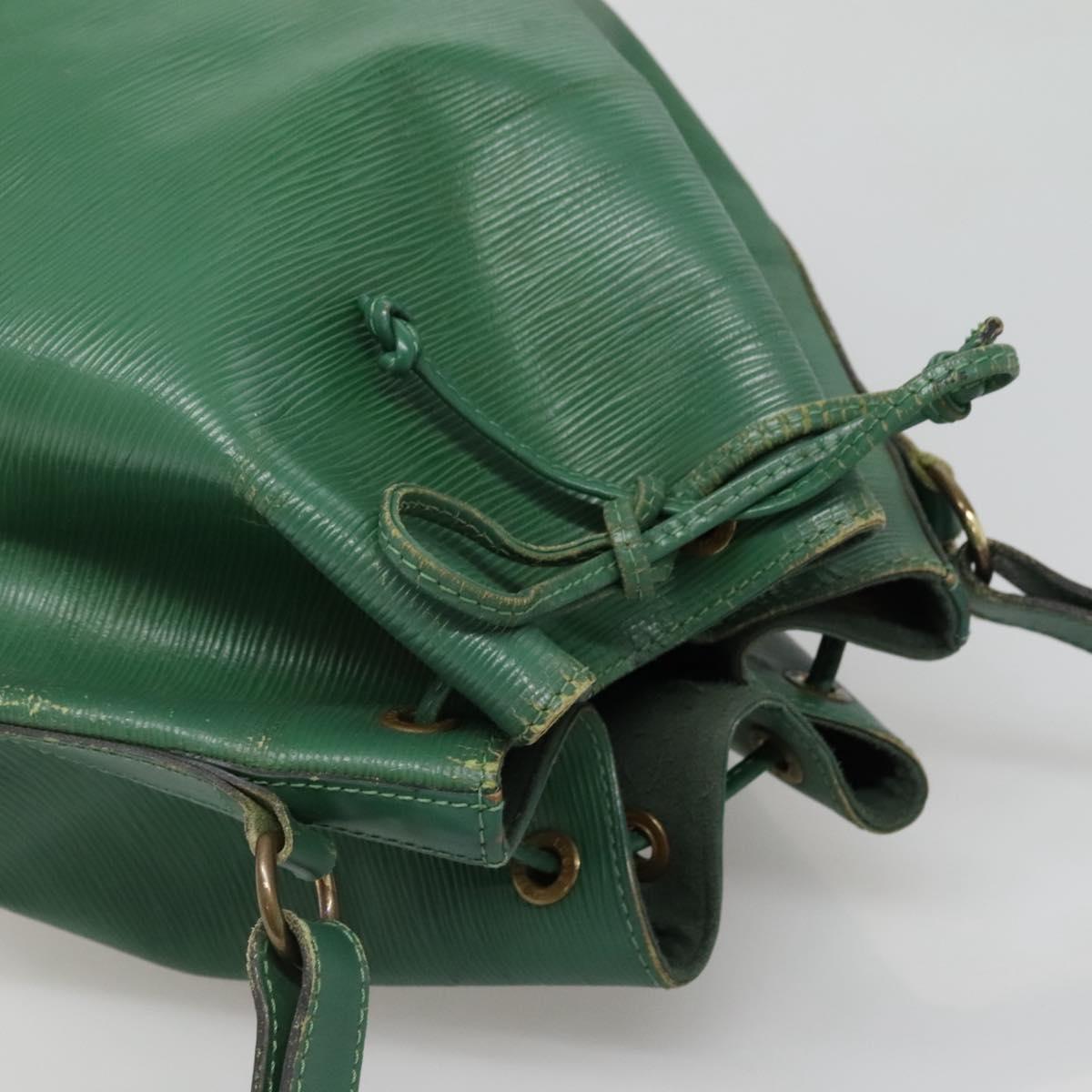 LOUIS VUITTON Epi Noe Shoulder Bag Green M44004 LV Auth 135420