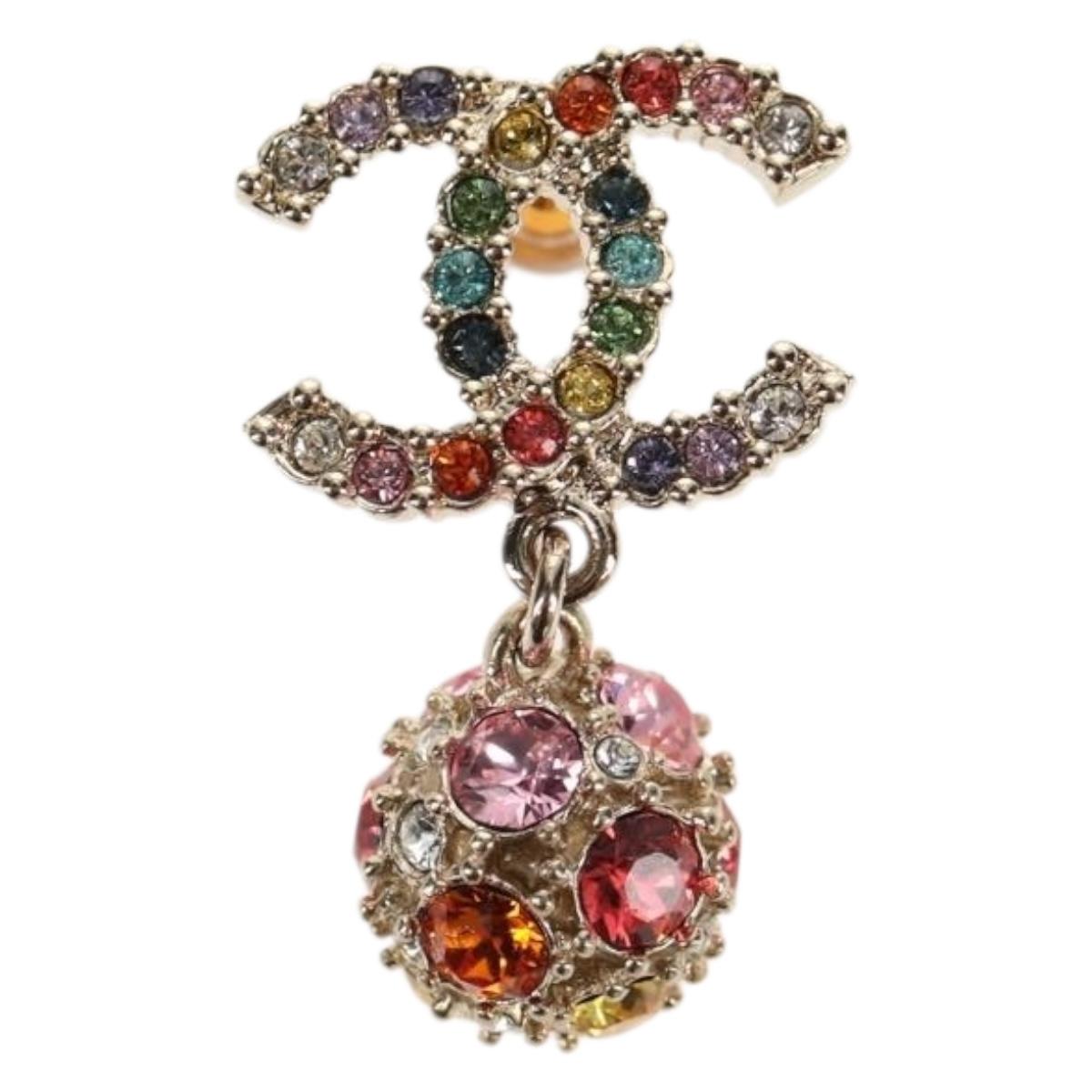 CHANEL Pierce metal Silver CC Auth 136569M