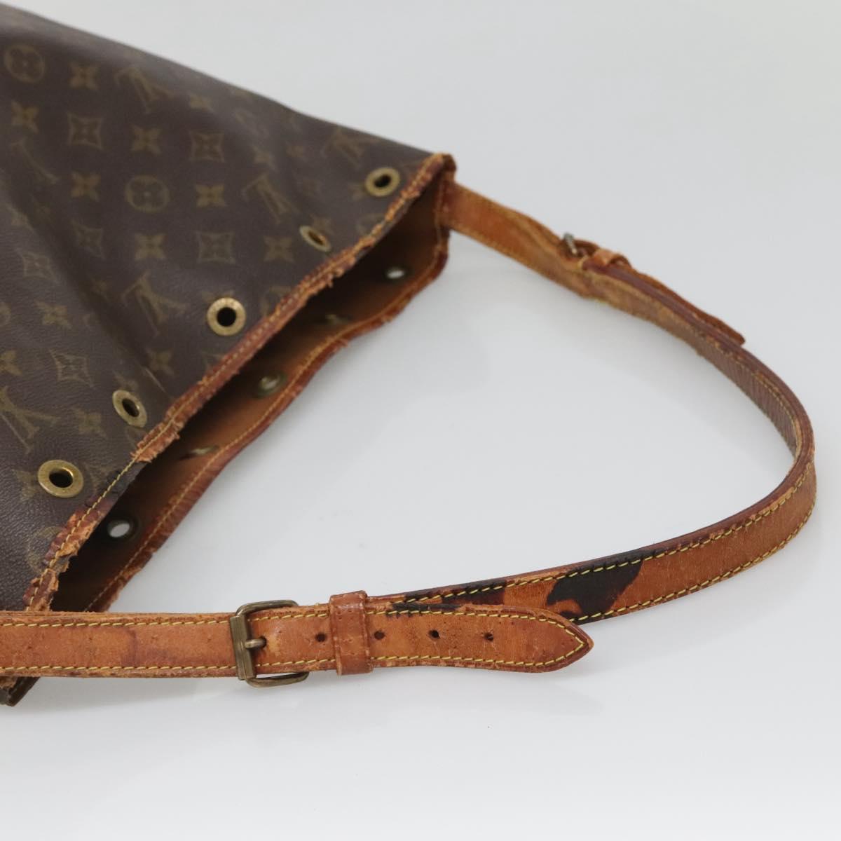 LOUIS VUITTON Monogram Noe Shoulder Bag M42224 LV Auth 136930