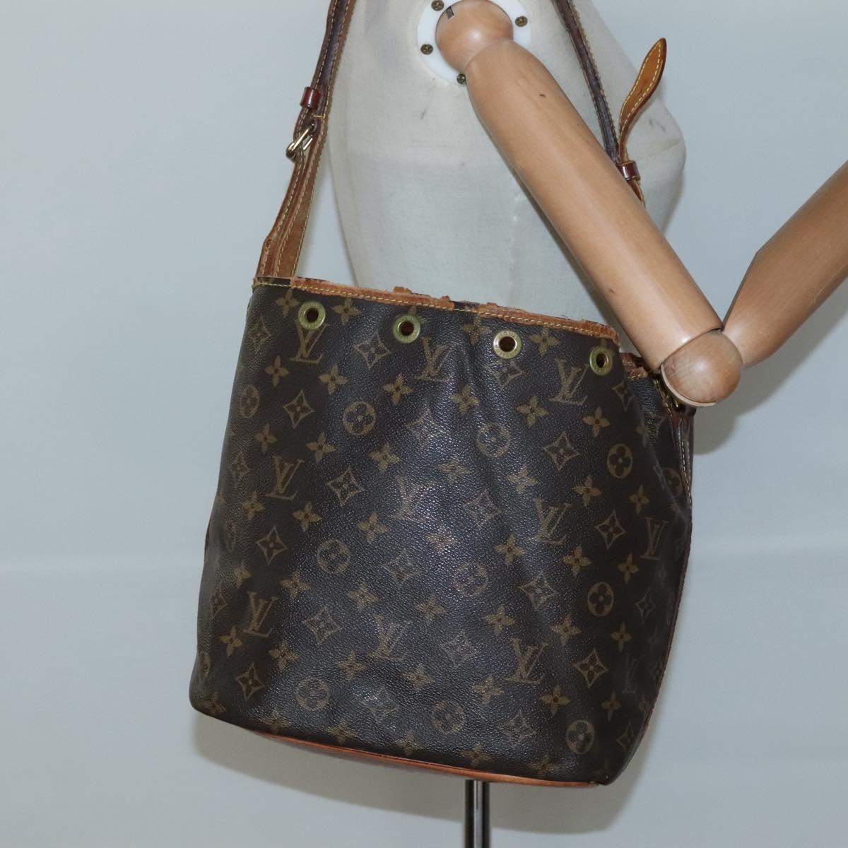 LOUIS VUITTON Monogram Petit Noe Shoulder Bag M42226 LV Auth 136932