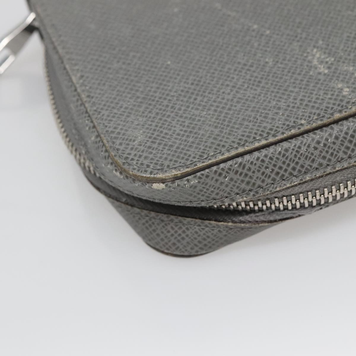 LOUIS VUITTON Taiga Zippy XL Long Wallet Gracie M42856 LV Auth 137308