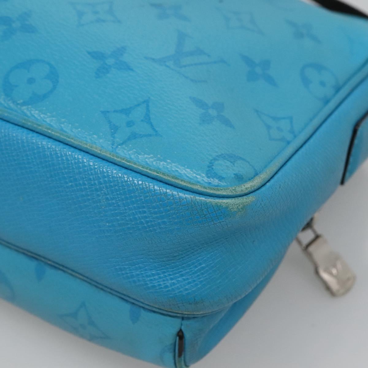 LOUIS VUITTON Taiga Lama Monogram Outdoor Messenger PM Bag M30749 LV Auth 139125