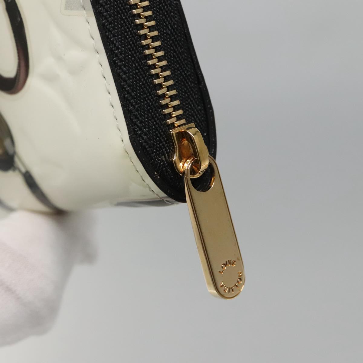 LOUIS VUITTON Vernis Sticker Print Nicola Geschier White M50372 Auth 141690V