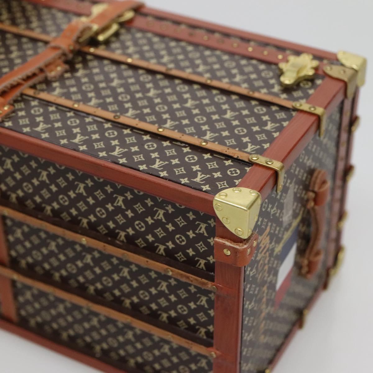 LOUIS VUITTON Miss France Paper Weight Brown M99408 LV Auth 142386