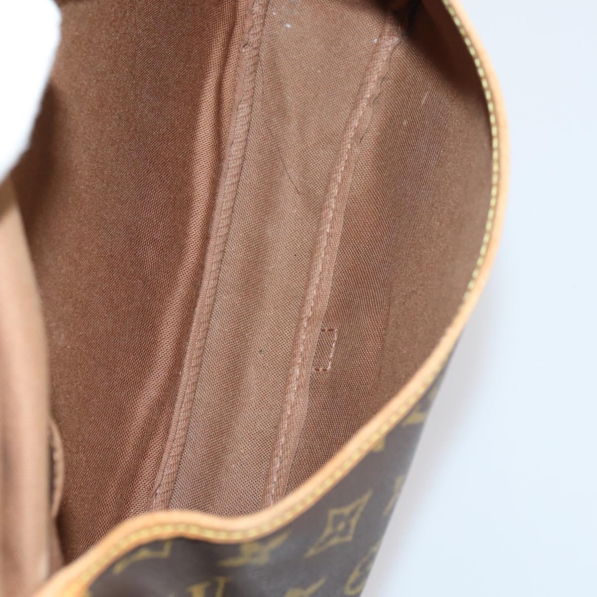 LOUIS VUITTON Monogram Saumur 30 Shoulder Bag M42256 LV Auth 142454