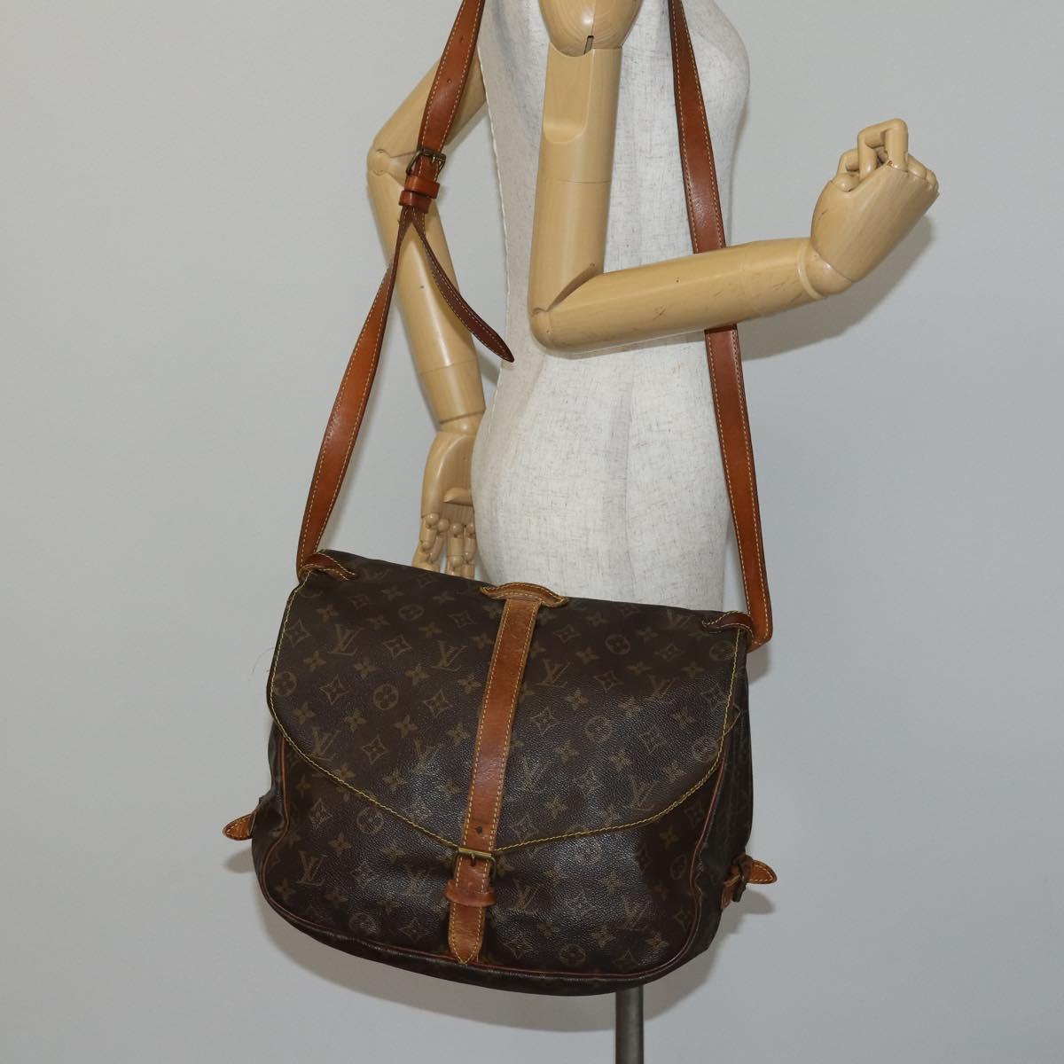 LOUIS VUITTON Monogram Saumur 35 Shoulder Bag M42254 LV Auth 142508