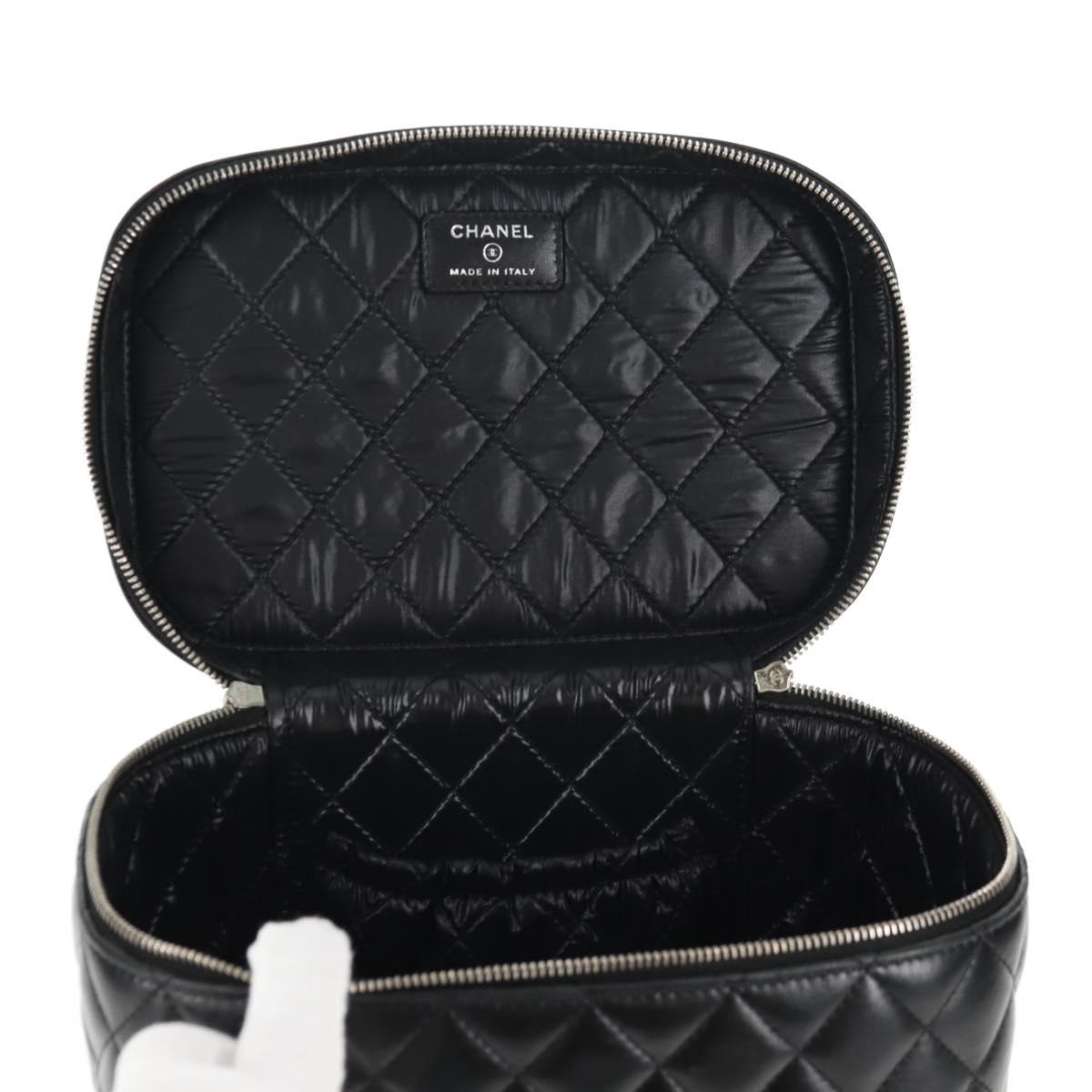 CHANEL Matelasse Vanity Pouch Lamb Skin Black Silver CC Auth 142565M