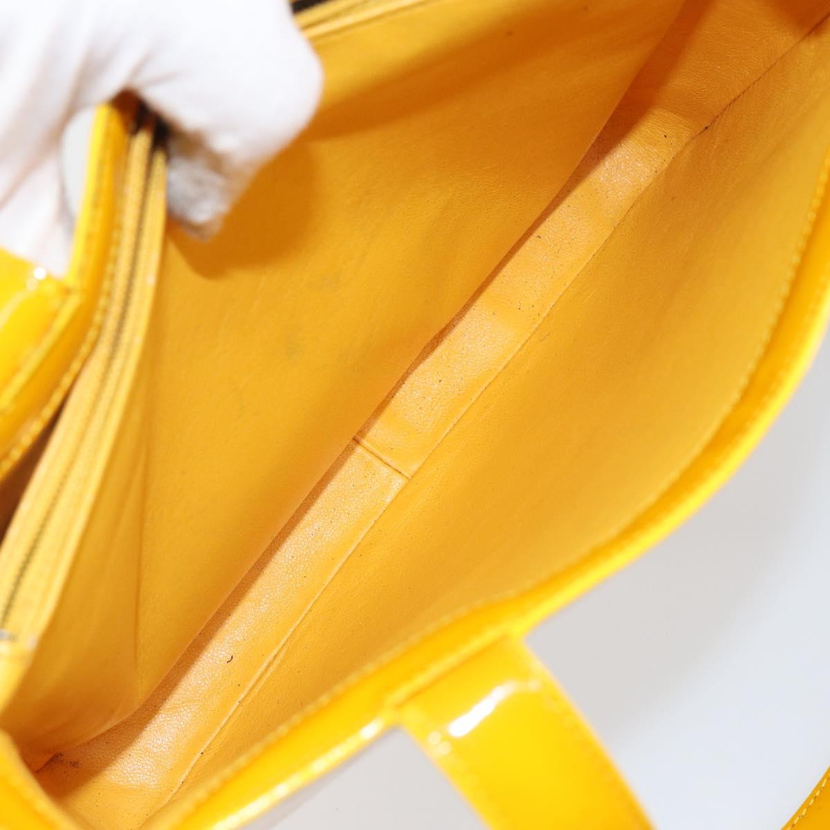 CHANEL Tote Bag Patent leather Yellow Gold CC Auth 142937
