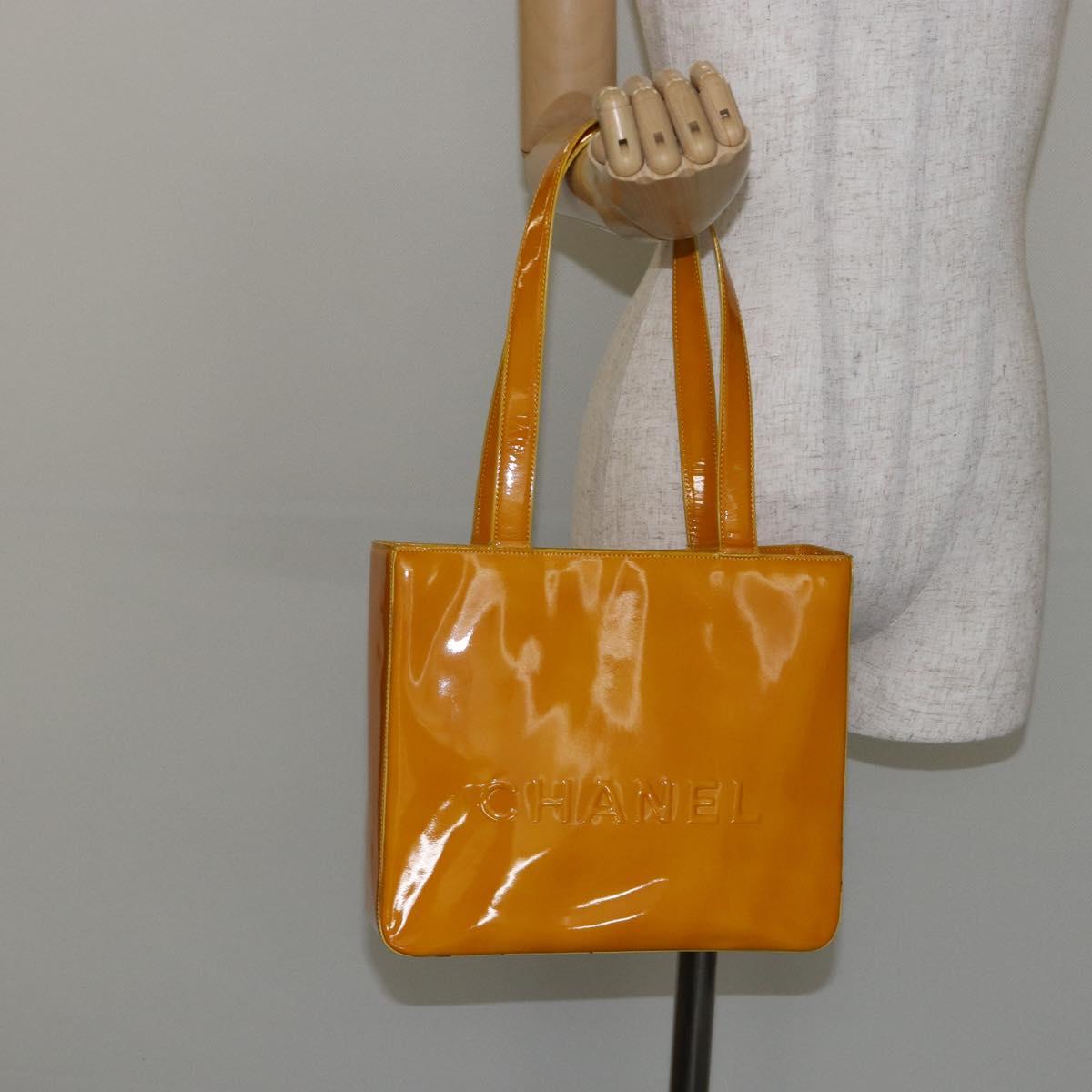 CHANEL Tote Bag Patent leather Yellow Gold CC Auth 142937