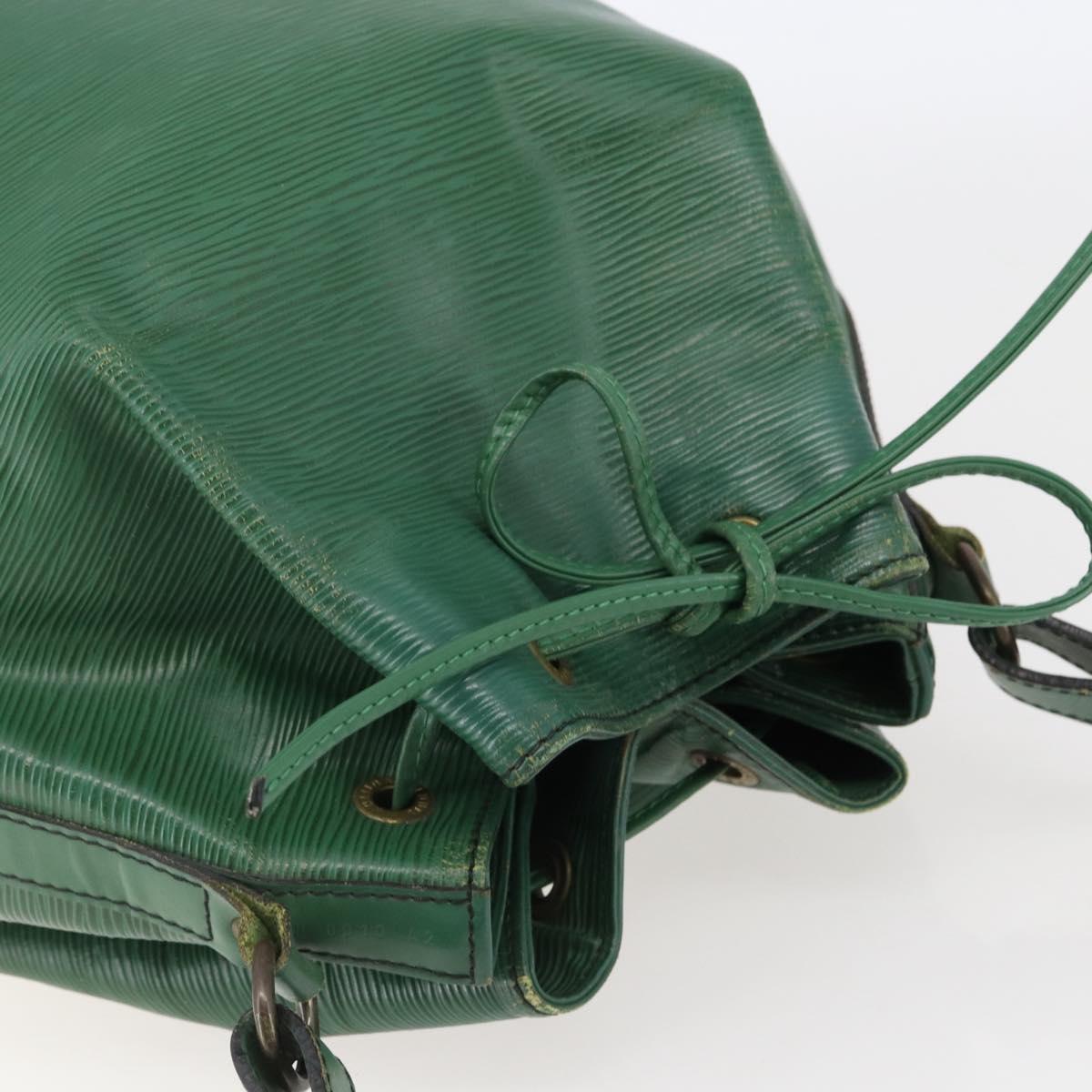 LOUIS VUITTON Epi Noe Shoulder Bag Green M44004 LV Auth 143560