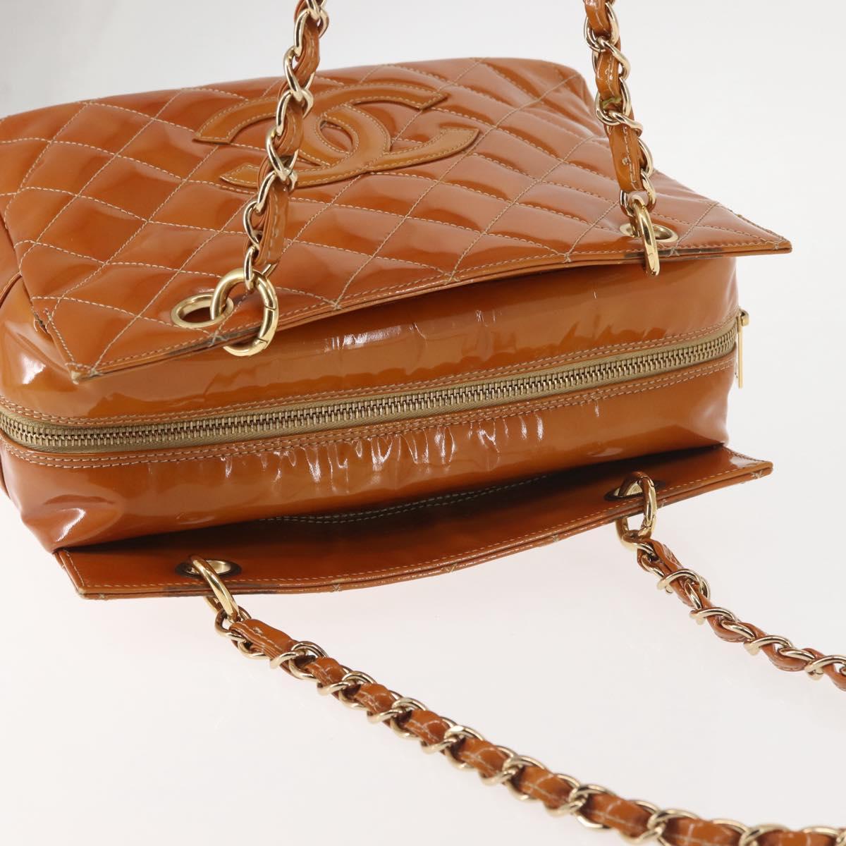 CHANEL Matelasse Chain Shoulder Bag Patent leather Beige Gold CC Auth 143975