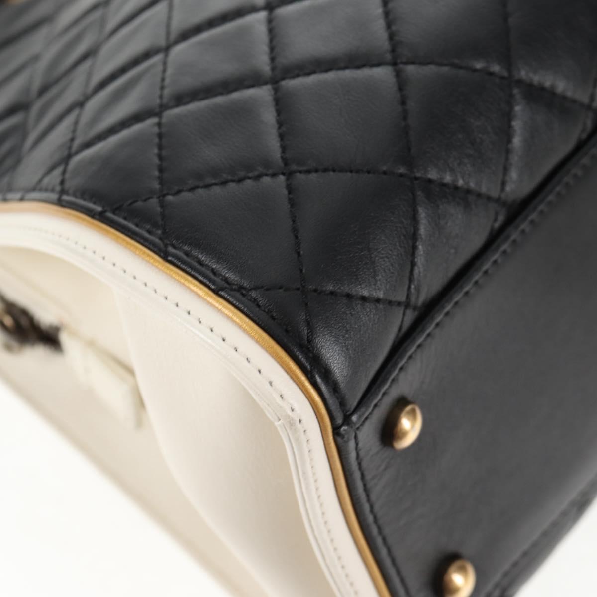 CHANEL Matelasse Chain Shoulder Bag Leather Black CC Auth 143982V