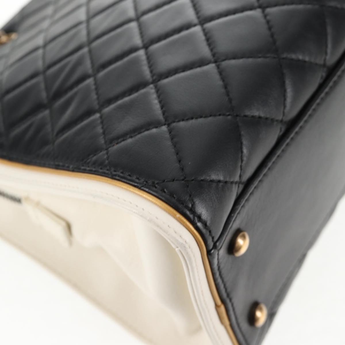 CHANEL Matelasse Chain Shoulder Bag Leather Black CC Auth 143982V