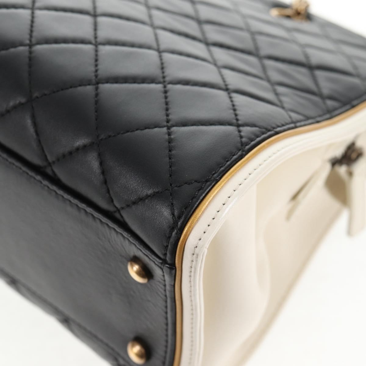 CHANEL Matelasse Chain Shoulder Bag Leather Black CC Auth 143982V