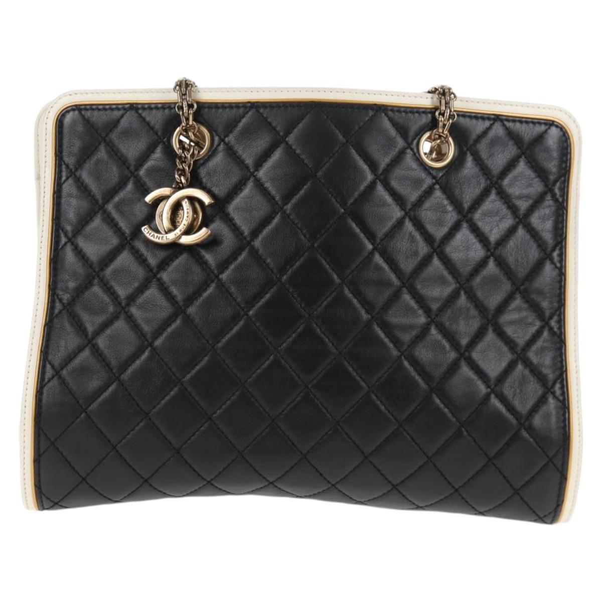 CHANEL Matelasse Chain Shoulder Bag Leather Black CC Auth 143982V
