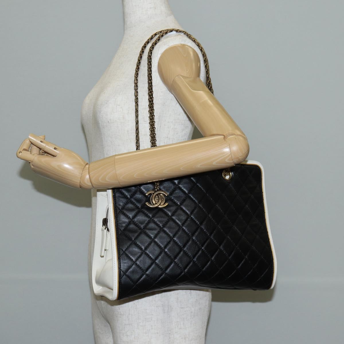 CHANEL Matelasse Chain Shoulder Bag Leather Black CC Auth 143982V