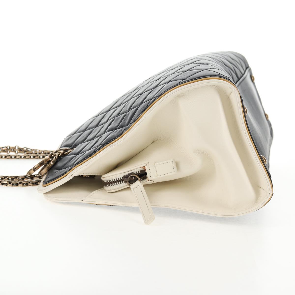 CHANEL Matelasse Chain Shoulder Bag Leather Black CC Auth 143982V