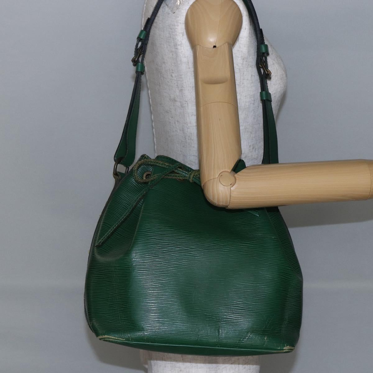 LOUIS VUITTON Epi Petit Noe Shoulder Bag Green M44104 LV Auth 144617