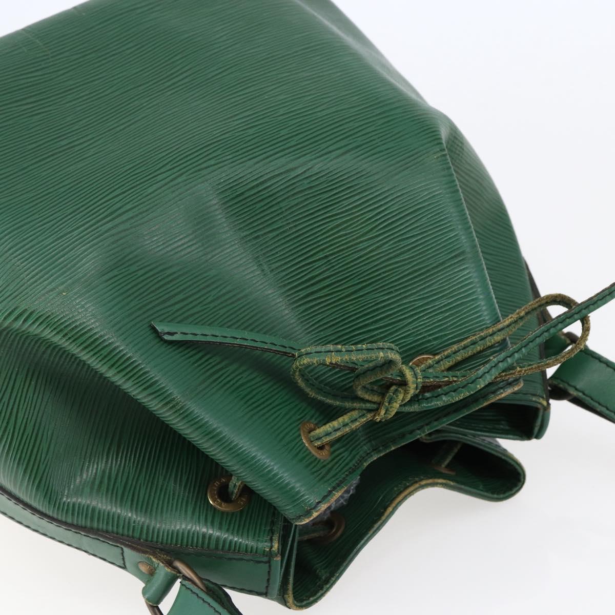 LOUIS VUITTON Epi Petit Noe Shoulder Bag Green M44104 LV Auth 144617