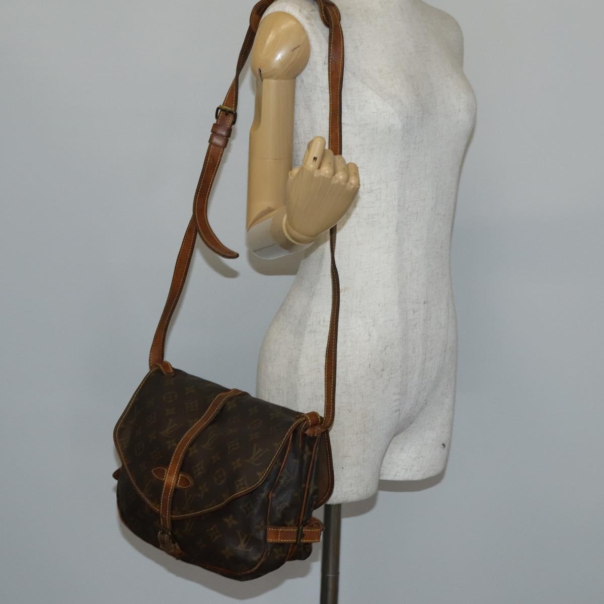 LOUIS VUITTON Monogram Saumur 30 Shoulder Bag M42256 LV Auth 144669