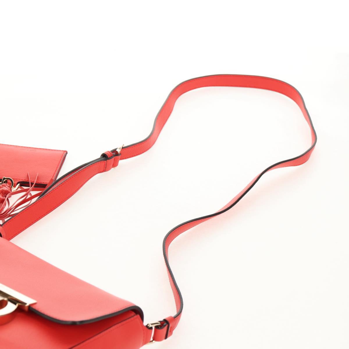 Salvatore Ferragamo Gancini Shoulder Bag Leather Red Gold Auth 145623V