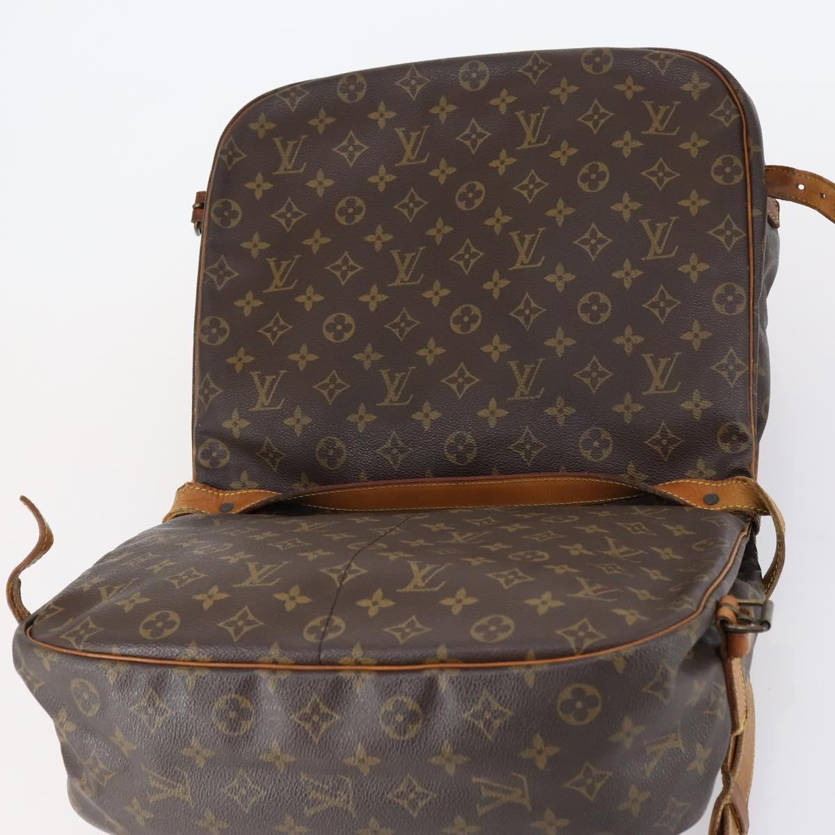 LOUIS VUITTON Monogram Saumur 35 Shoulder Bag M42254 LV Auth 146596