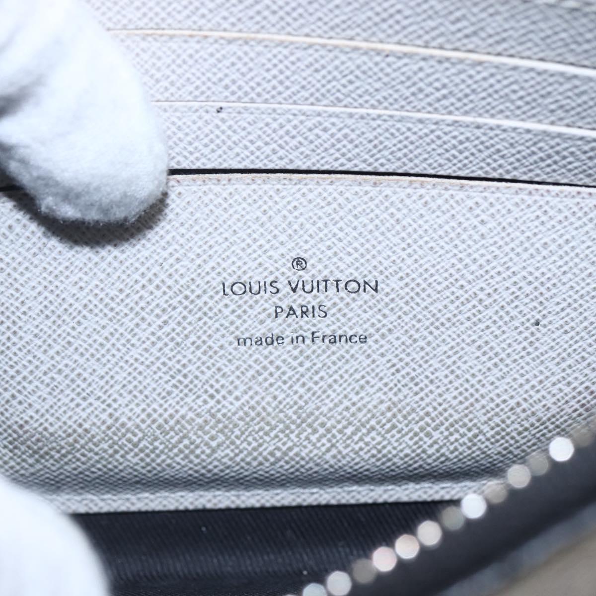LOUIS VUITTON Monogram Taigarama Pochette Discovery PM Gray M30279 Auth 147372