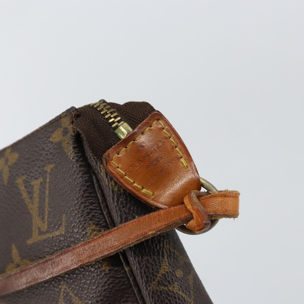 LOUIS VUITTON Monogram Pochette Accessoires Pouch M51980 LV Auth 147429