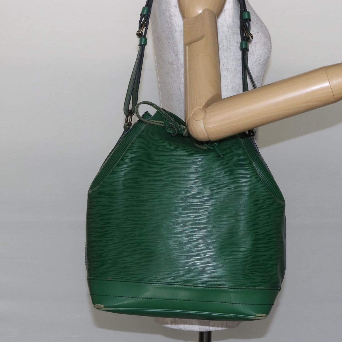 LOUIS VUITTON Epi Noe Shoulder Bag Green M44004 LV Auth 147471