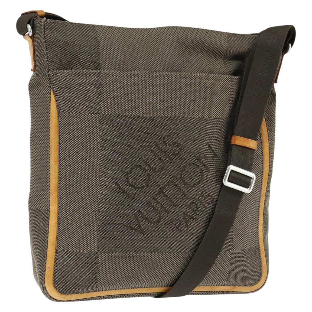 LOUIS VUITTON Damier Geant Compignon Messenger bag Khaki M93045 LV Auth 147709