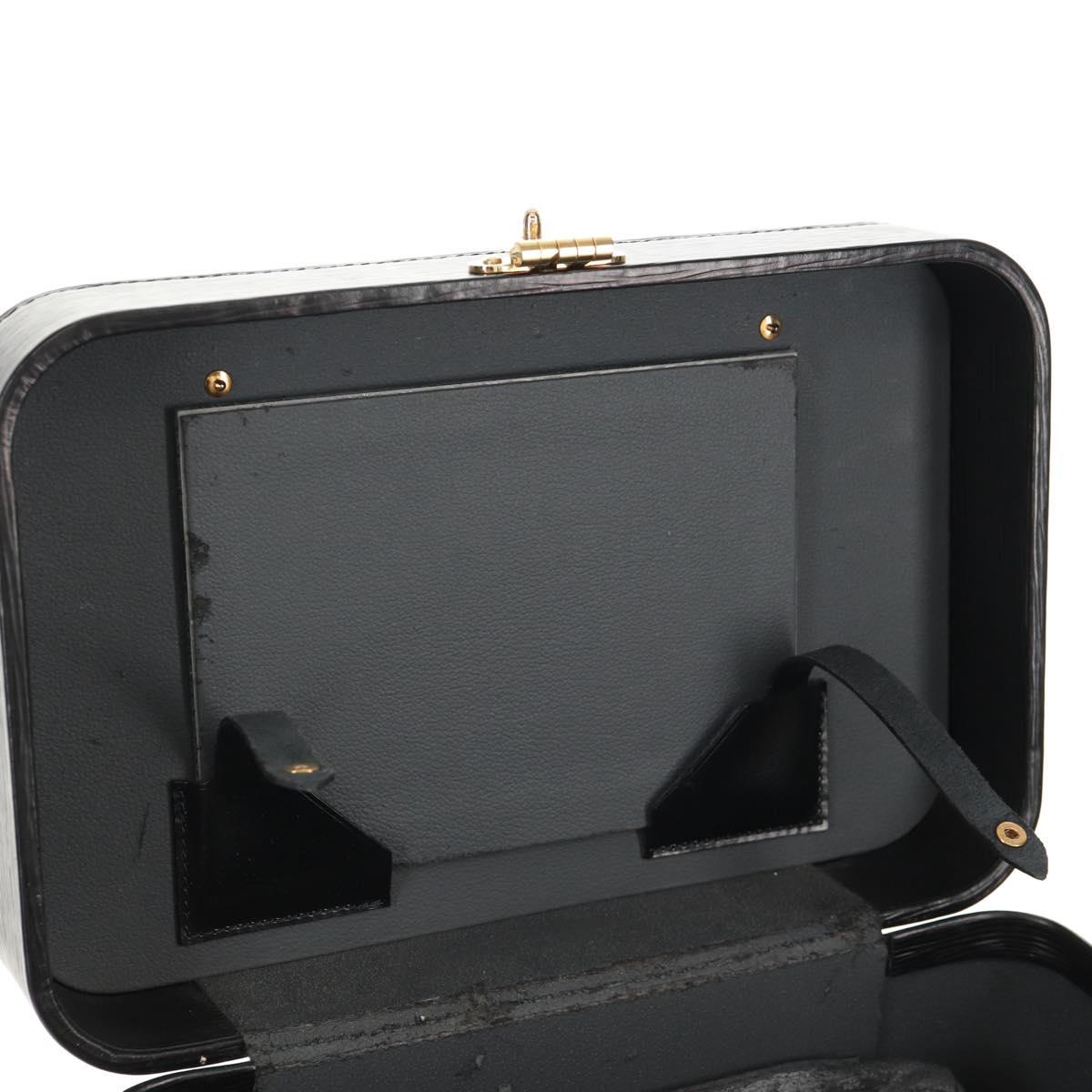 LOUIS VUITTON Vanity Epi Shoulder Bag Black LV Auth 148141