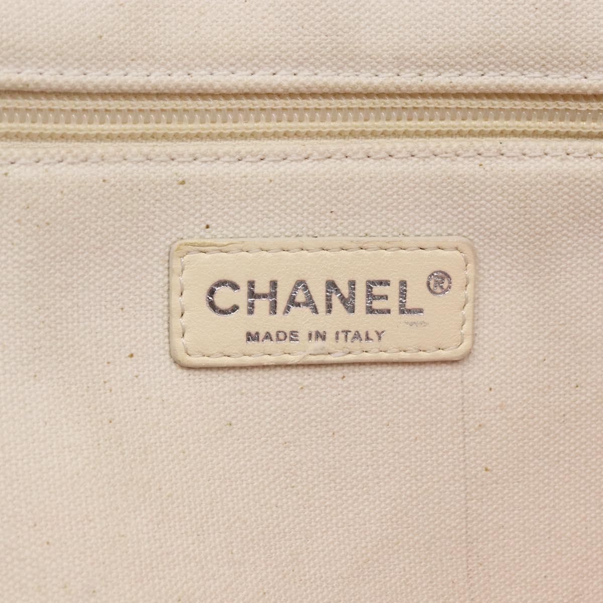 CHANEL Cruise line Miami Tote Bag Canvas Beige CC Auth 148315