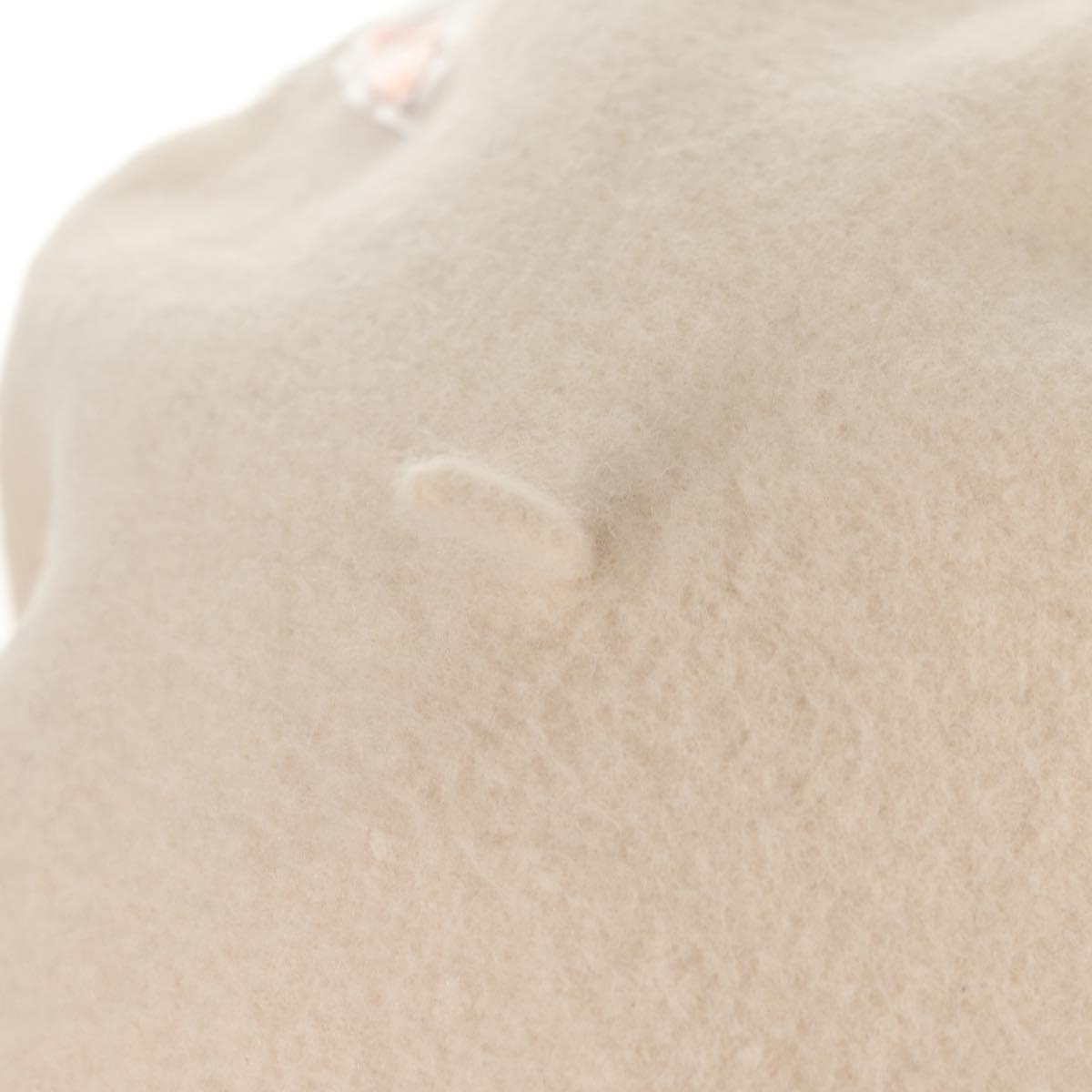 CHANEL Camellia Beret Cap Wool Cream CC Auth 148661M