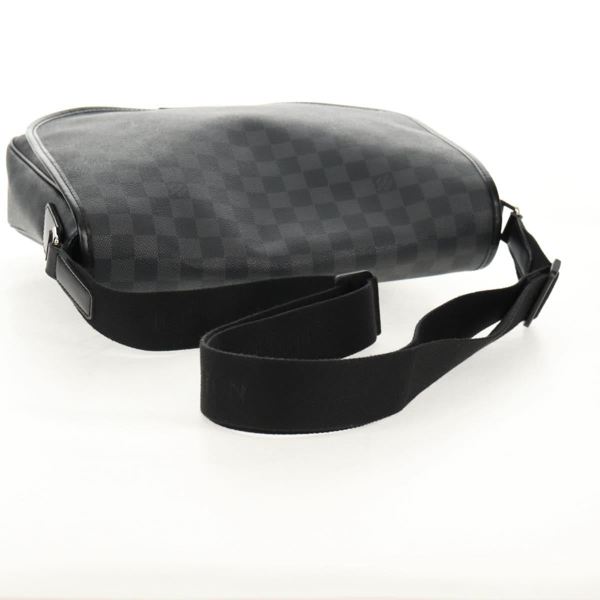 LOUIS VUITTON Damier Graphite Daniel MM Shoulder Bag N58029 LV Auth 149464V