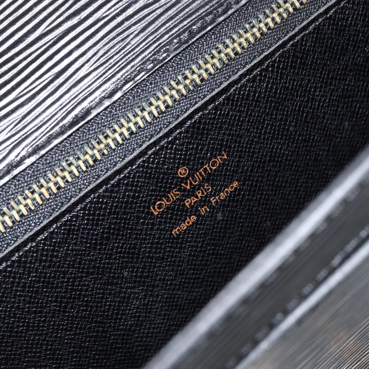 LOUIS VUITTON Epi Serie Dragonne Clutch Bag Black Noir M52612 LV Auth 149598