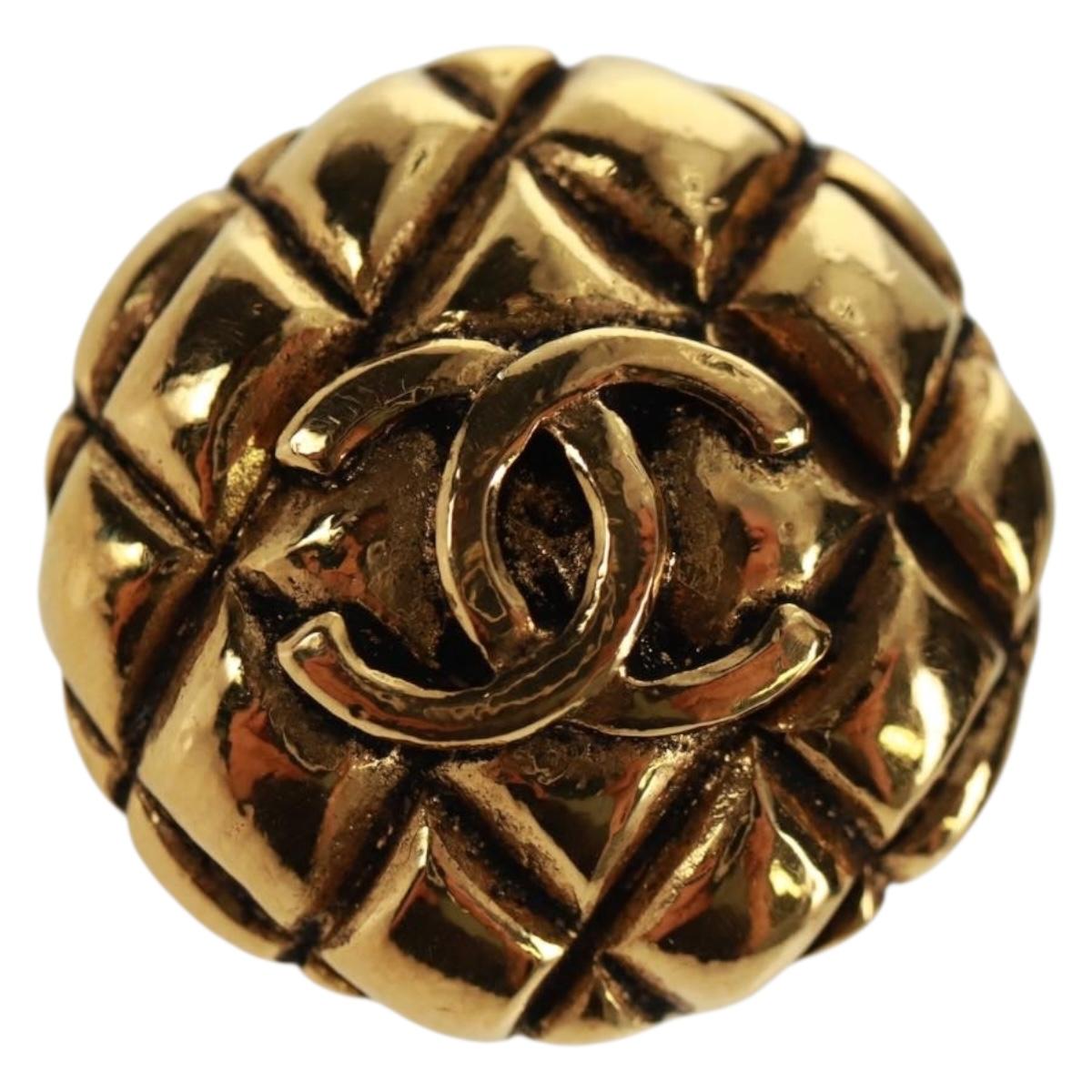 CHANEL Matelasse COCO Mark Earring metal Gold CC Auth 149817V