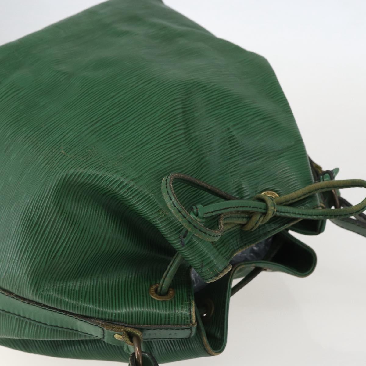 LOUIS VUITTON Epi Petit Noe Shoulder Bag Green M44104 LV Auth 151097
